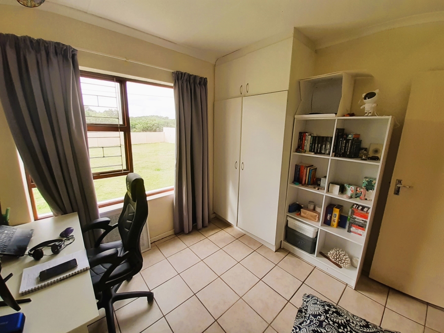 3 Bedroom Property for Sale in Paradise Beach Eastern Cape